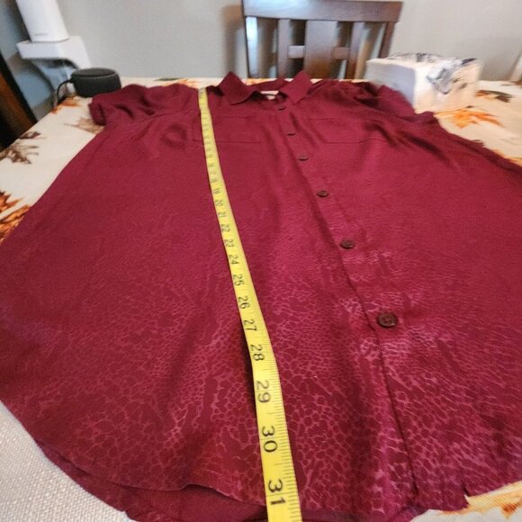 CJ BANKS ANIMAL PRINT BUTTON DOWN - Picture 4 of 5